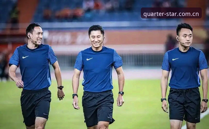 马宁的裁判哲学 vs. 球迷的“爱你入狱”：职业与情绪之间到底隔了多远？